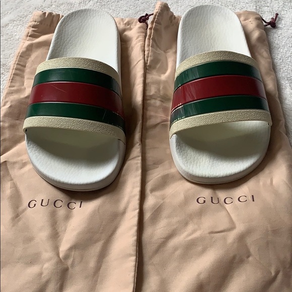 white gucci flip flops